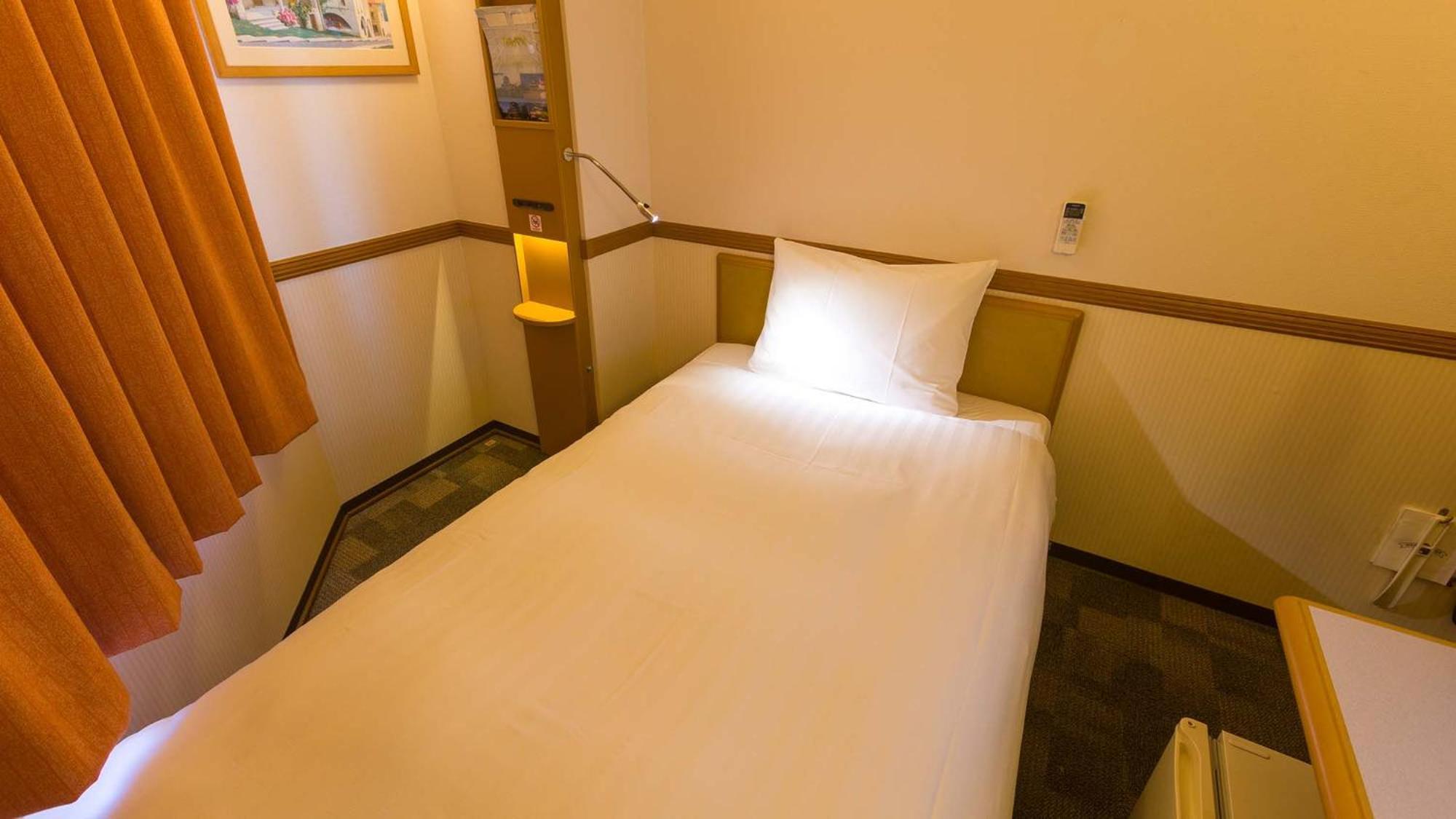 Toyoko Inn Okayama Eki Nishi Guchi Hiroba Room photo